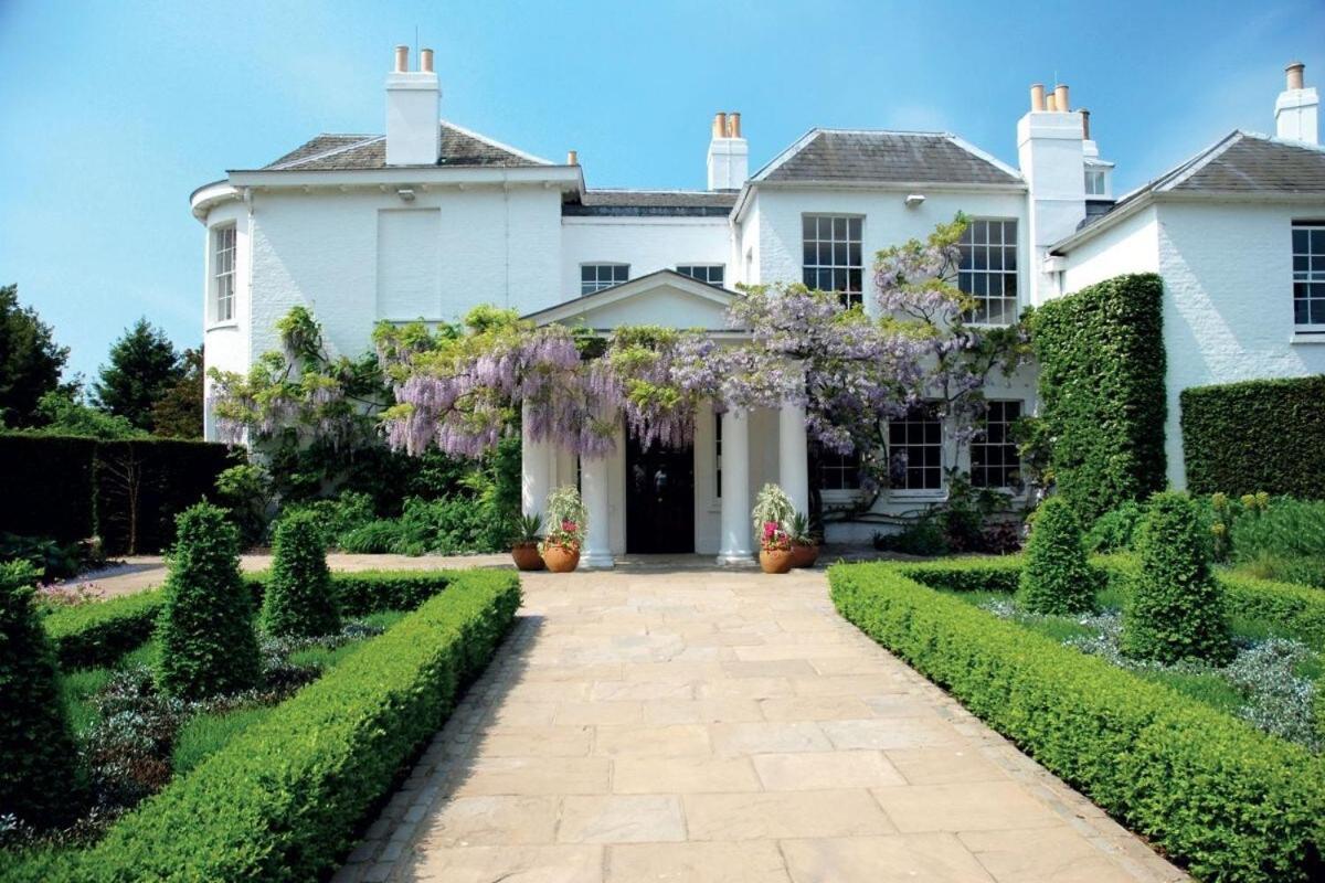 The Pembroke Studio By Richmond Park * Kingston upon Thames (Greater London)